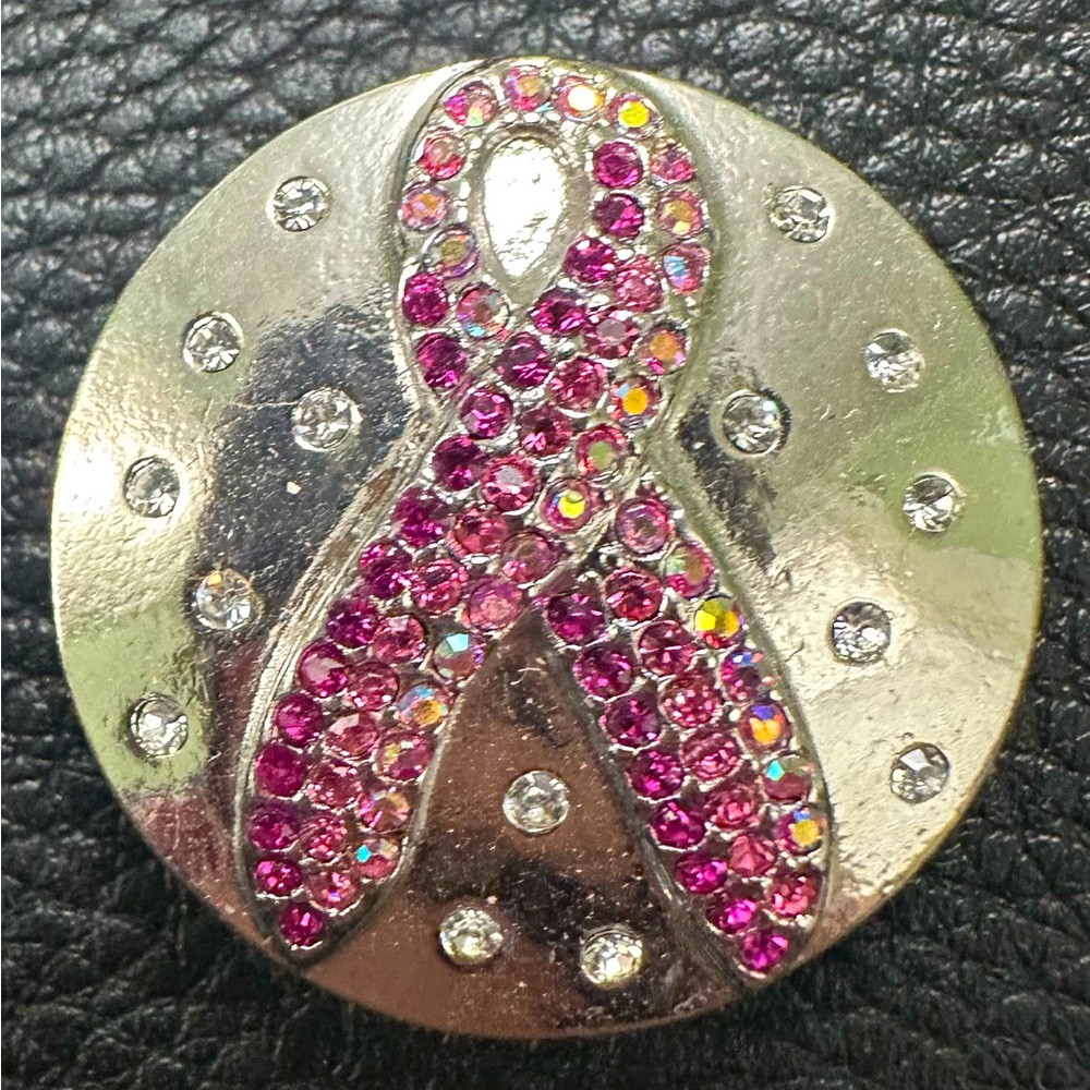 Magnolia and Vine 30mm Grand Breast Cancer Ribbon Snap